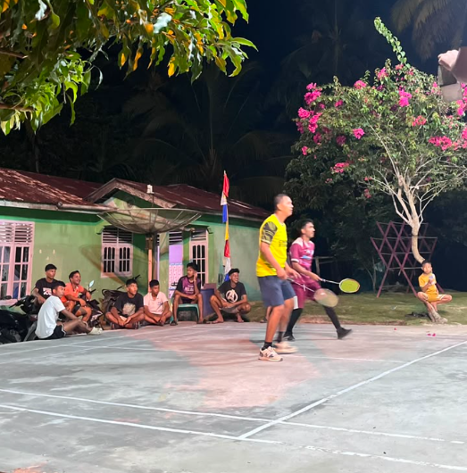 Pertandingan Badminton Muara Basung CUP